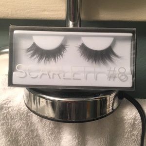 Brand New Huda Beauty #8 scarlet lashes